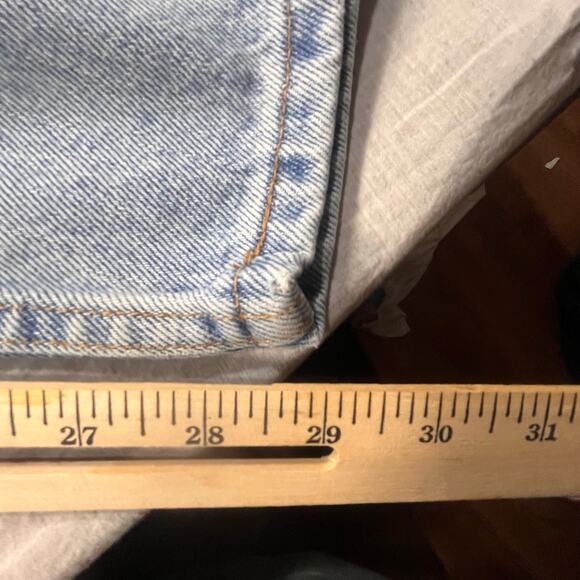 Levi’s 550 Womens Relaxed Fit Tapered Leg Jeans Size 18 Reg S Light Wash Denim - Picture 4 of 5